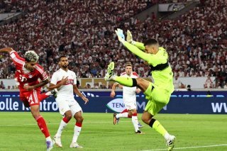 Luis Diaz (à gauche), arrivée en provenance de Liverpool durant l'intersaison, a inscrit le 2-0 pour le Bayern. KEYSTONE/EPA/ANNA SZILAGYI